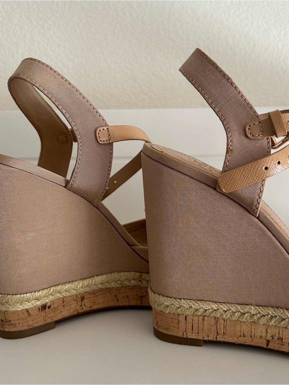 Tory Burch Penny Wedge Sandal (7.5) - Picture 5 of 9